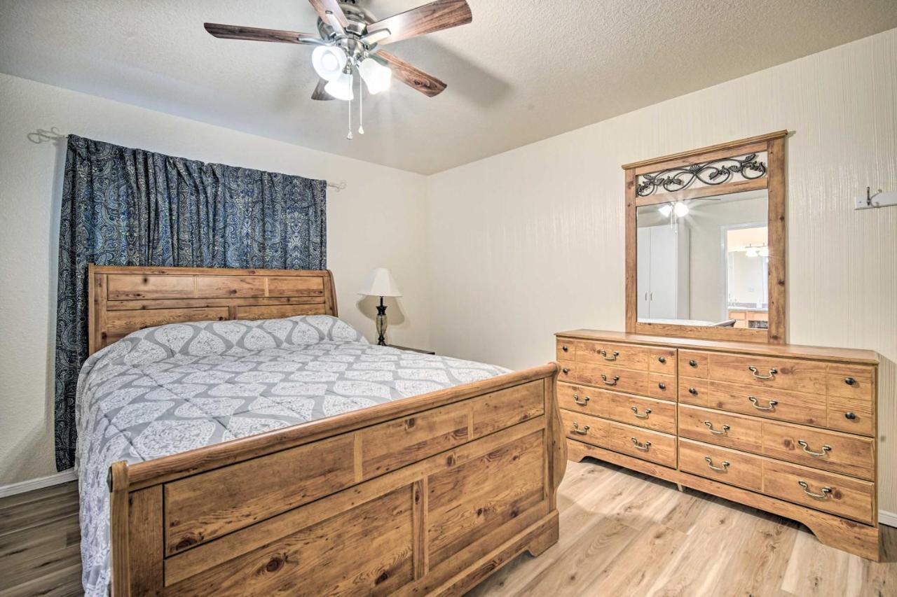 Convenient Las Cruces Home With Patio And Grill! Exterior photo