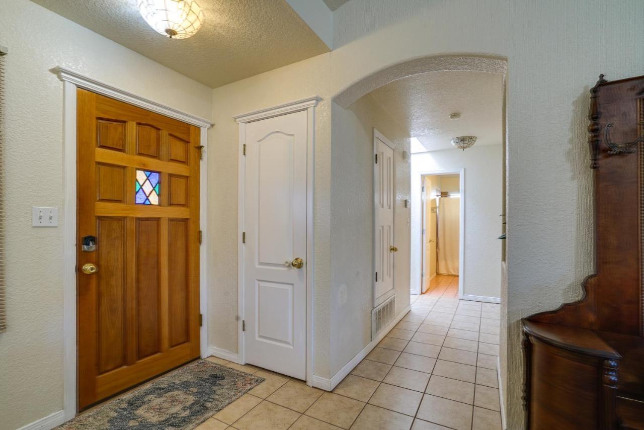 Convenient Las Cruces Home With Patio And Grill! Exterior photo